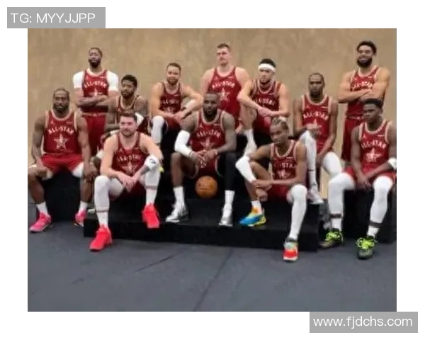 多名篮球明星齐聚一堂共庆体育盛事展现无限魅力与激情